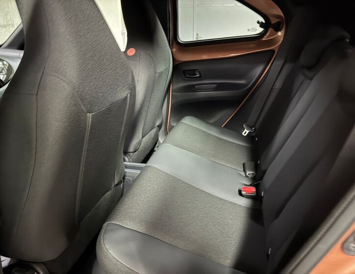 Toyota Aygo Hatchback 998,0 53 kw