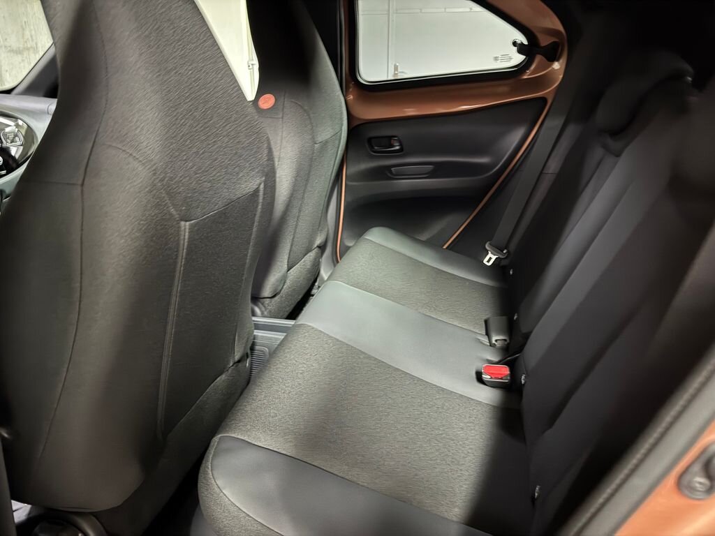 Toyota Aygo Hatchback 998,0 53 kw