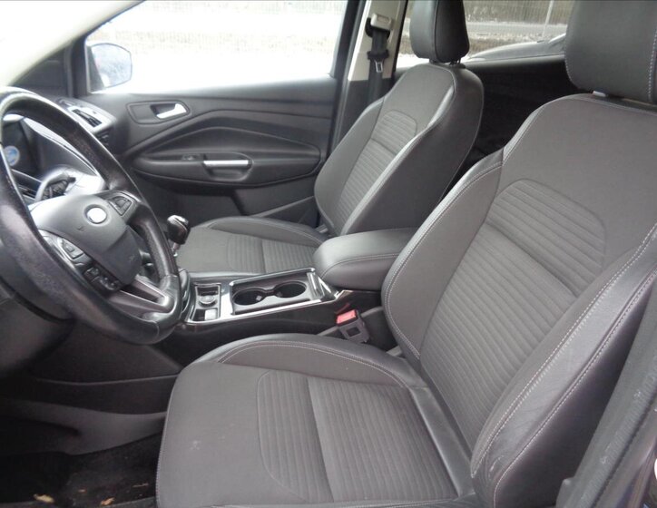 Ford Kuga SUV 1,5 l 110 kw