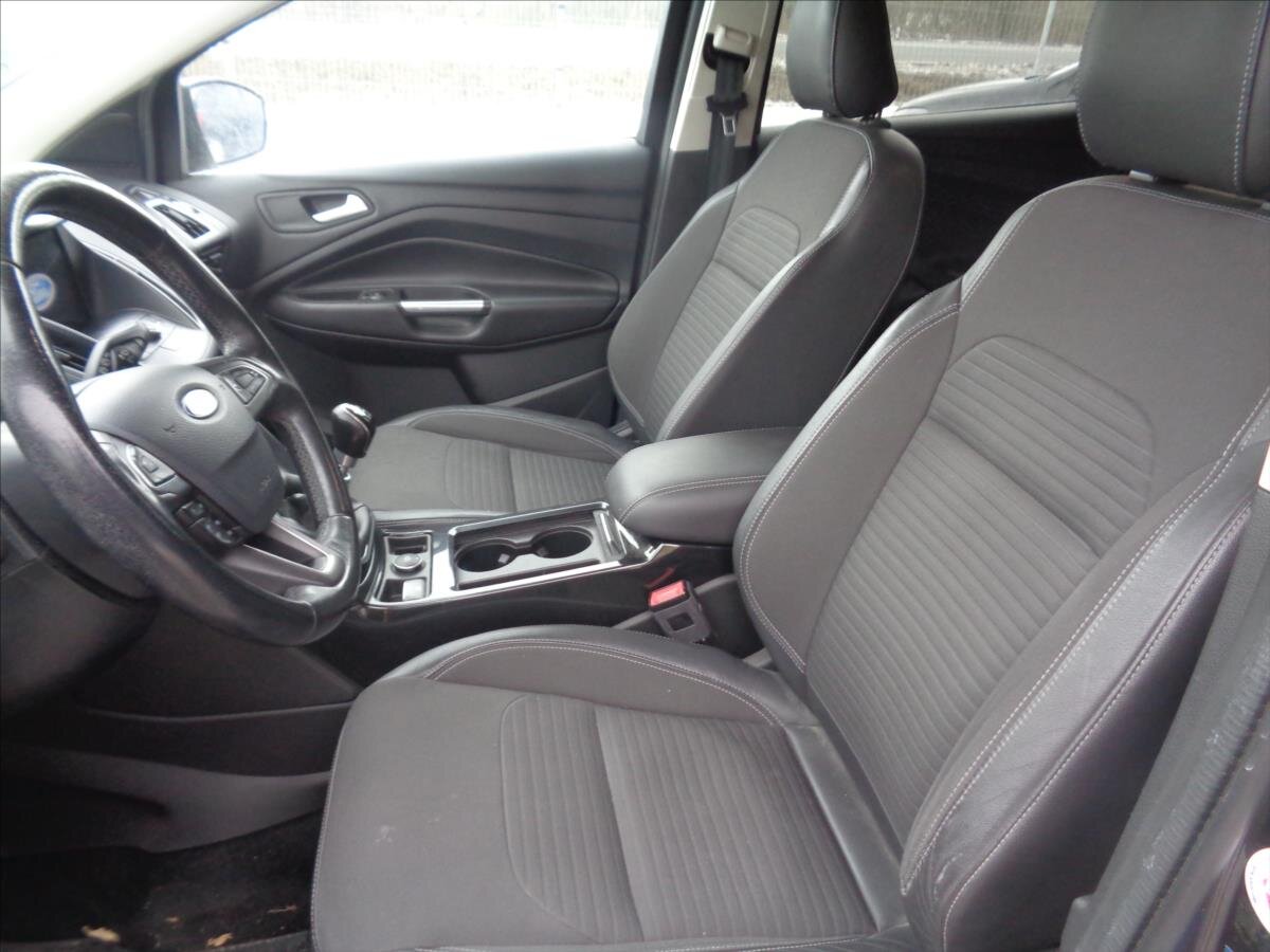 Ford Kuga SUV 1,5 l 110 kw
