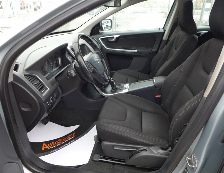 Volvo XC60 SUV 2,4 l 120 kw