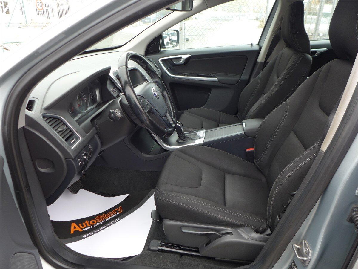 Volvo XC60 SUV 2,4 l 120 kw