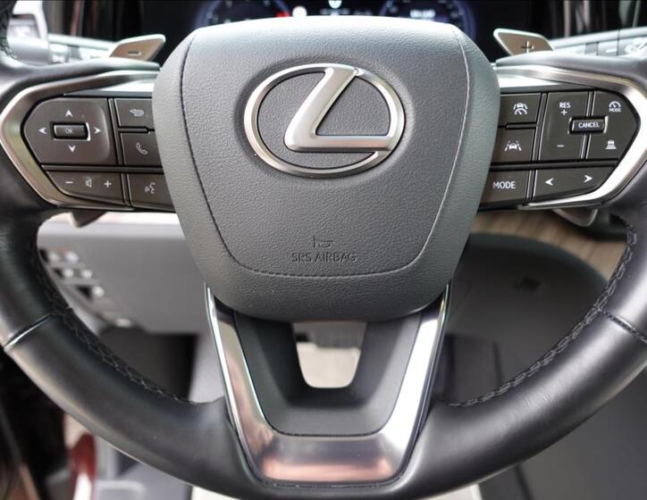 Lexus LM 350h 30