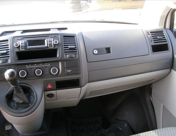 Volkswagen Caravelle 21
