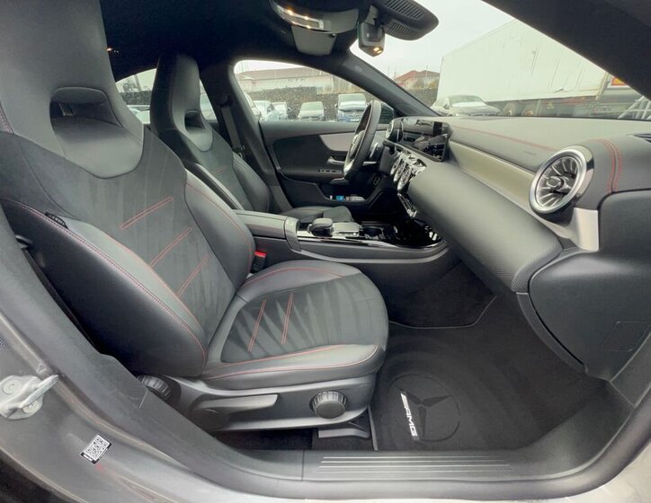 Mercedes-Benz CLA 10