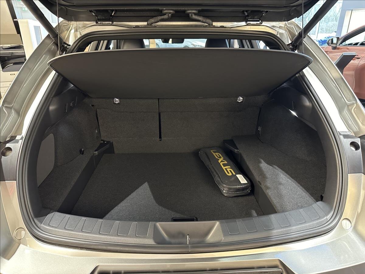 Lexus UX 250h SUV 2,0 l 135 kw