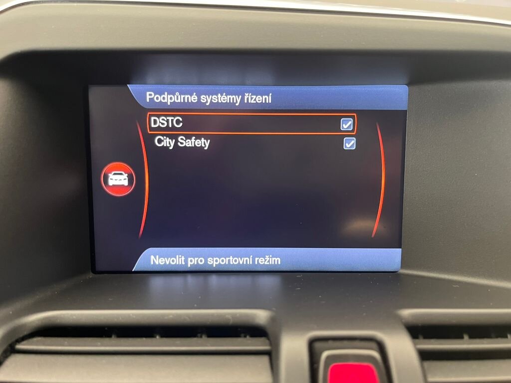 Volvo XC60 SUV / Terénní 2,0 l 120 kw