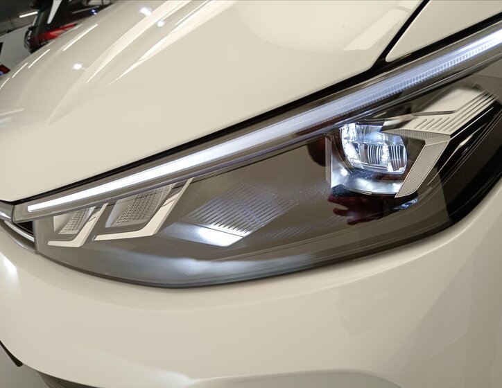 Volkswagen Passat Kombi 1,5 l 110 kw