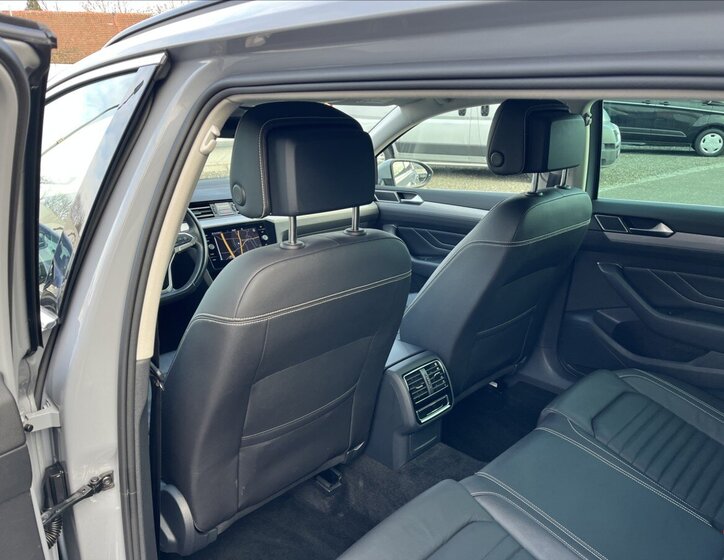 Volkswagen Passat 16