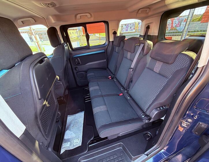 Peugeot Traveller 10