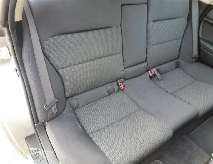 Subaru Legacy Kombi 2,0 l 121 kw