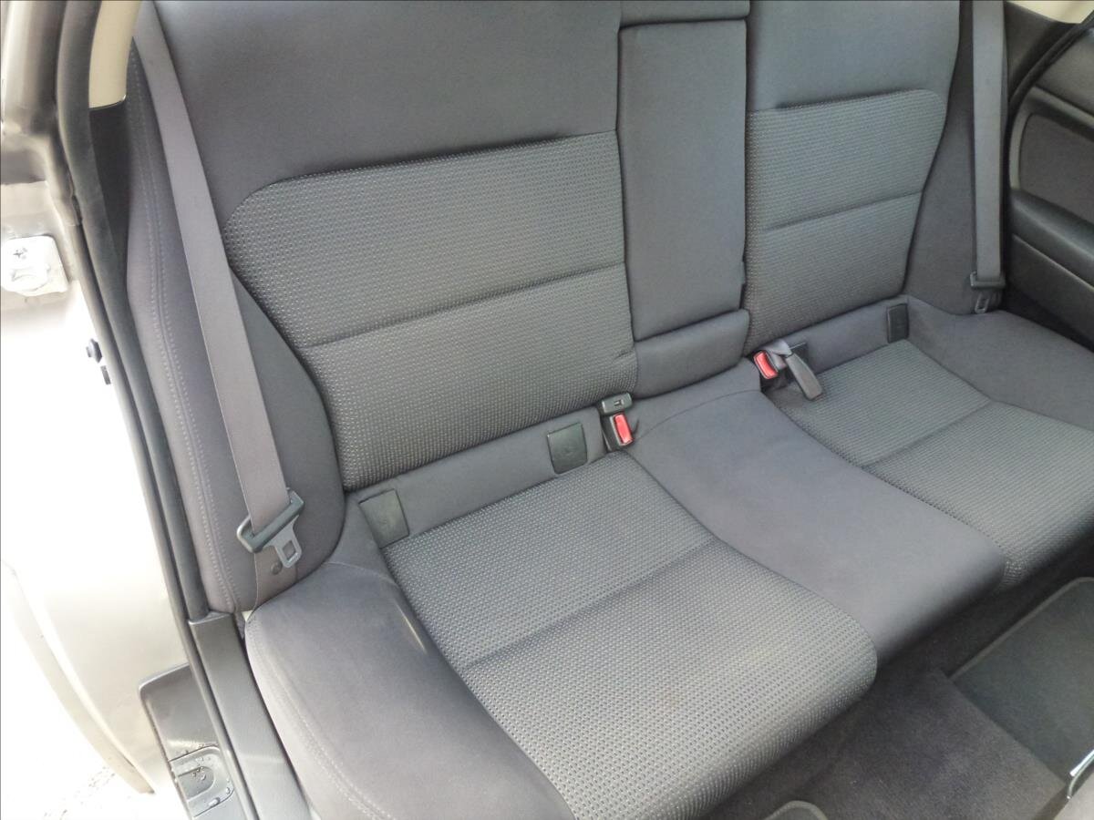 Subaru Legacy Kombi 2,0 l 121 kw