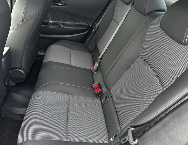 Toyota C-HR Hatchback 2,0 l 111 kw