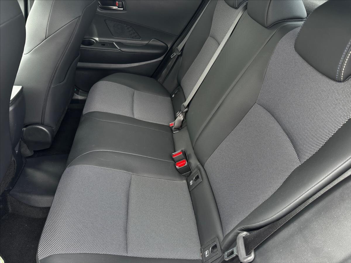 Toyota C-HR Hatchback 2,0 l 111 kw