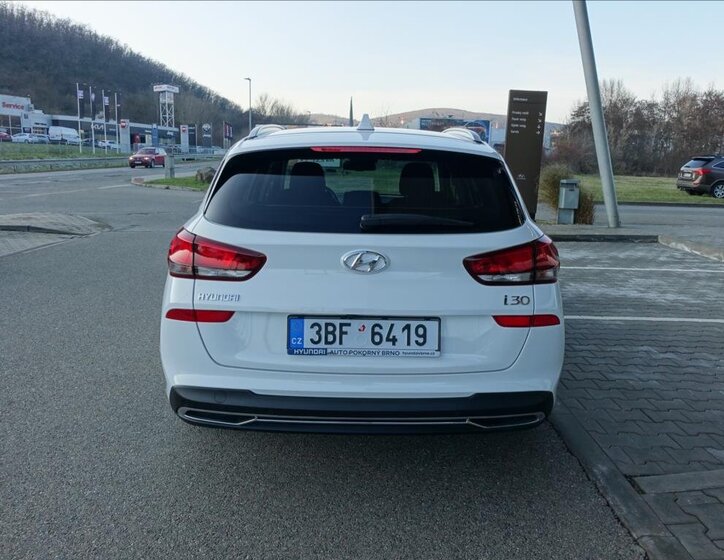 Hyundai i30 Kombi 998,0 88 kw