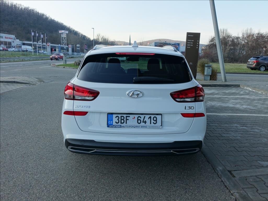Hyundai i30 Kombi 998,0 88 kw