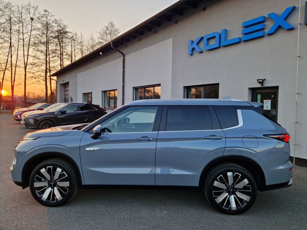 Mitsubishi Outlander SUV / Terénní 2,4 l 225 kw