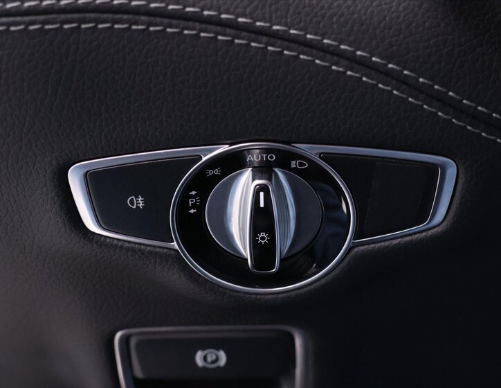 Mercedes-Benz Třídy S Kupé 5,5 l 430 kw