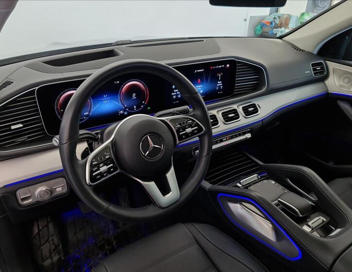 Mercedes-Benz GLE 9