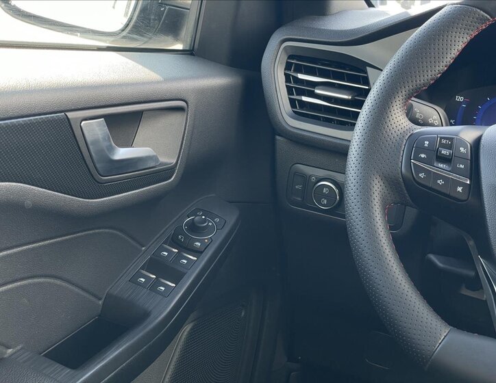 Ford Kuga SUV / Terénní 2,5 l 112 kw