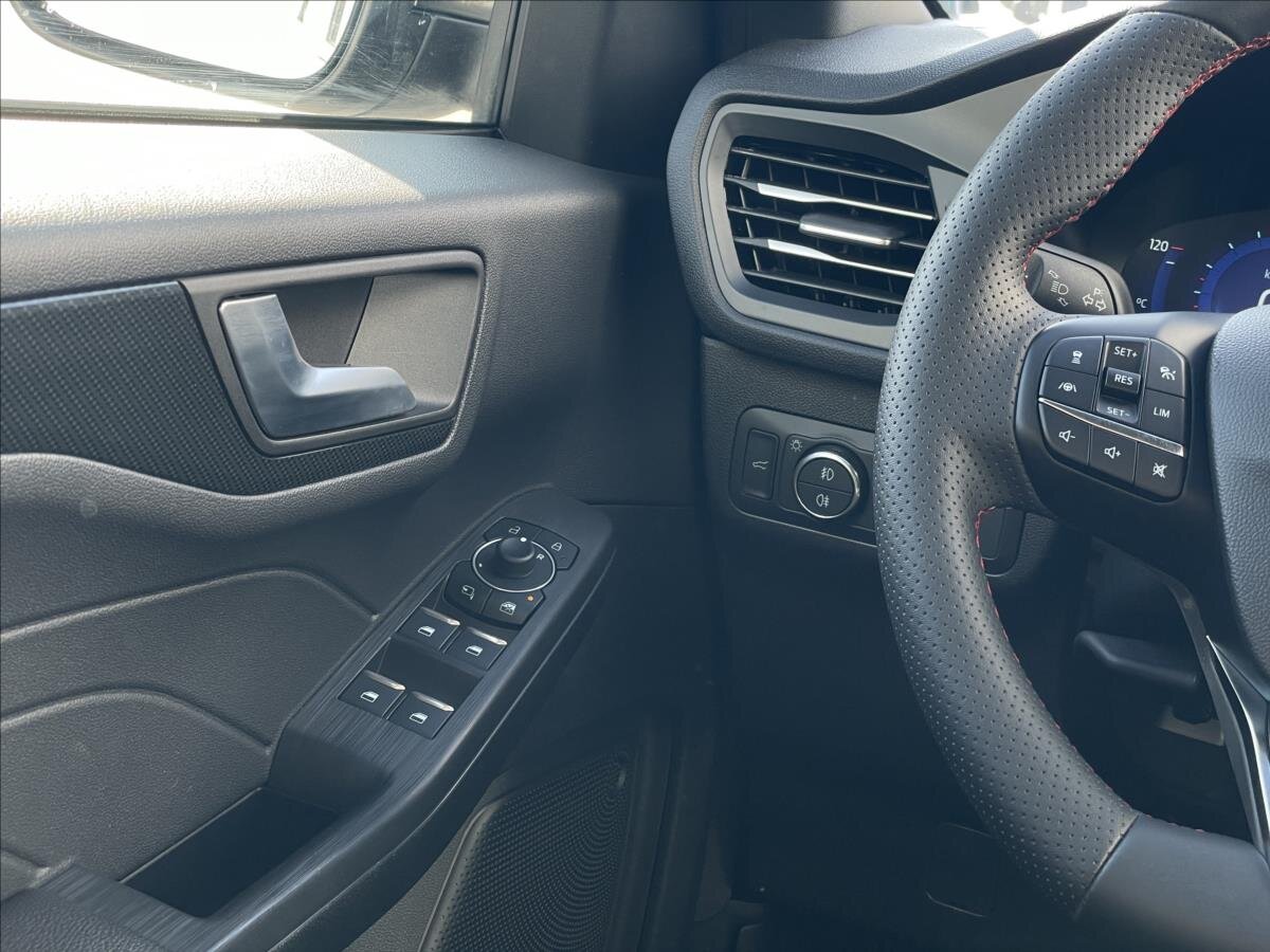 Ford Kuga SUV / Terénní 2,5 l 112 kw