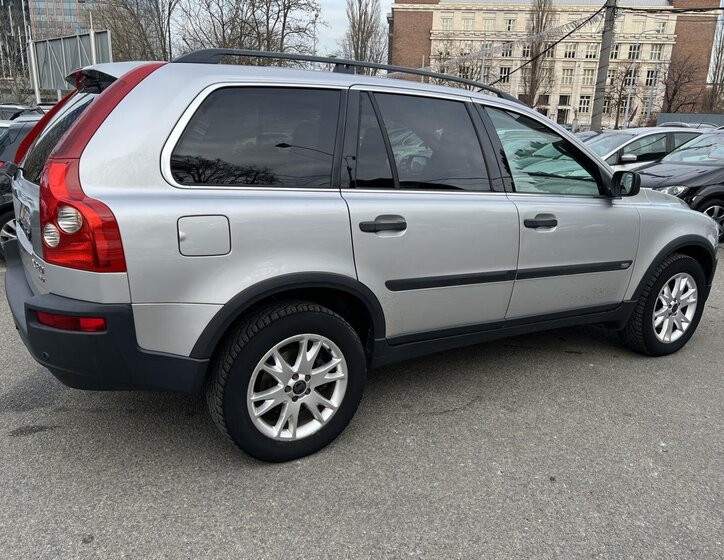 Volvo XC90 SUV 2,4 l 120 kw