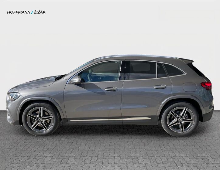 Mercedes-Benz GLA 8