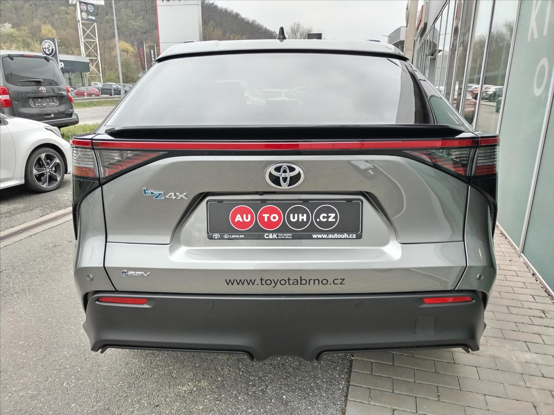 Toyota bZ4X SUV / Terénní 0,0 165 kw