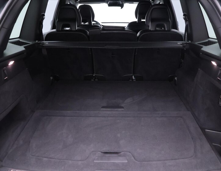 Volvo XC90 SUV / Terénní 2,0 l 173 kw