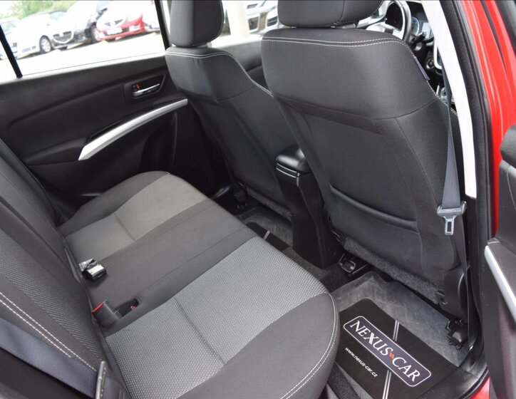 Suzuki SX4 S-Cross Hatchback 1,6 l 88 kw