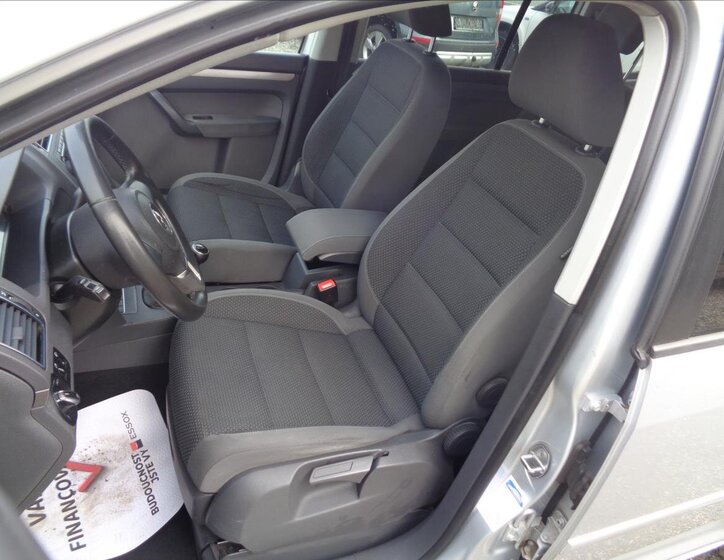 Volkswagen Touran Kombi 1,4 l 110 kw