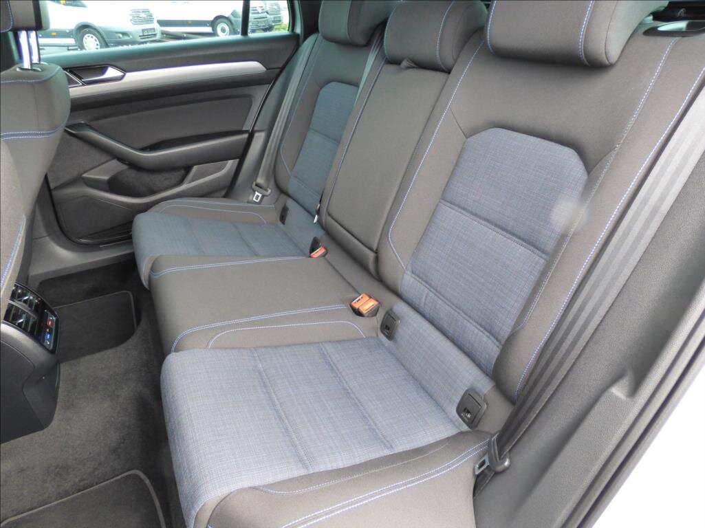 Volkswagen Passat Kombi 1,4 l 115 kw