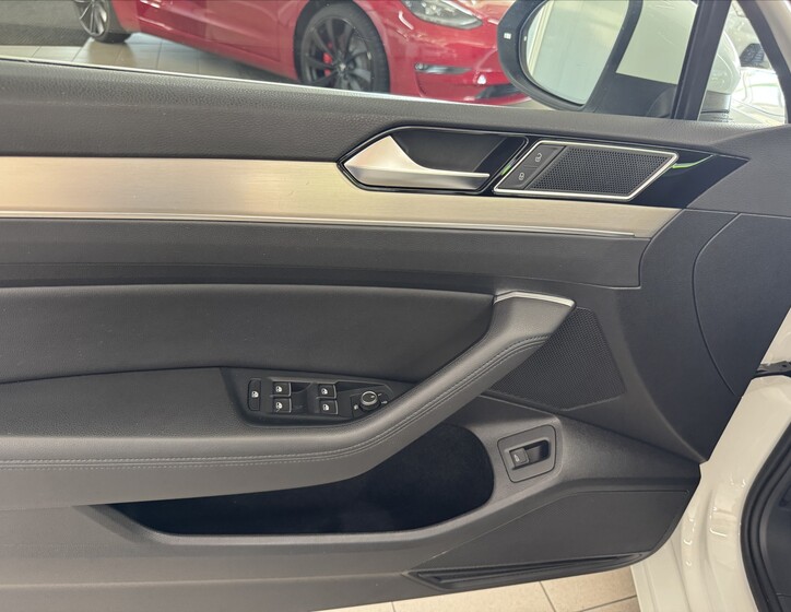 Volkswagen Passat 11