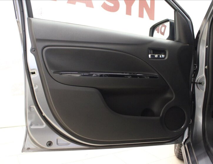 Mitsubishi Space Star Hatchback 1,2 l 59 kw