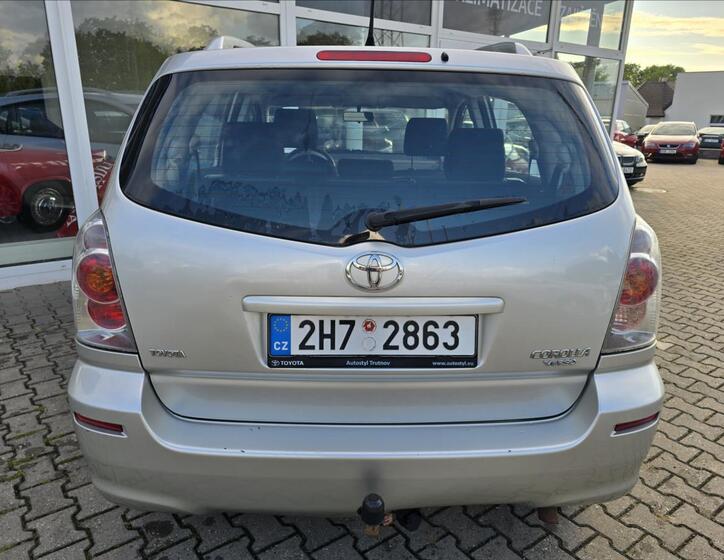 Toyota Corolla Verso 3