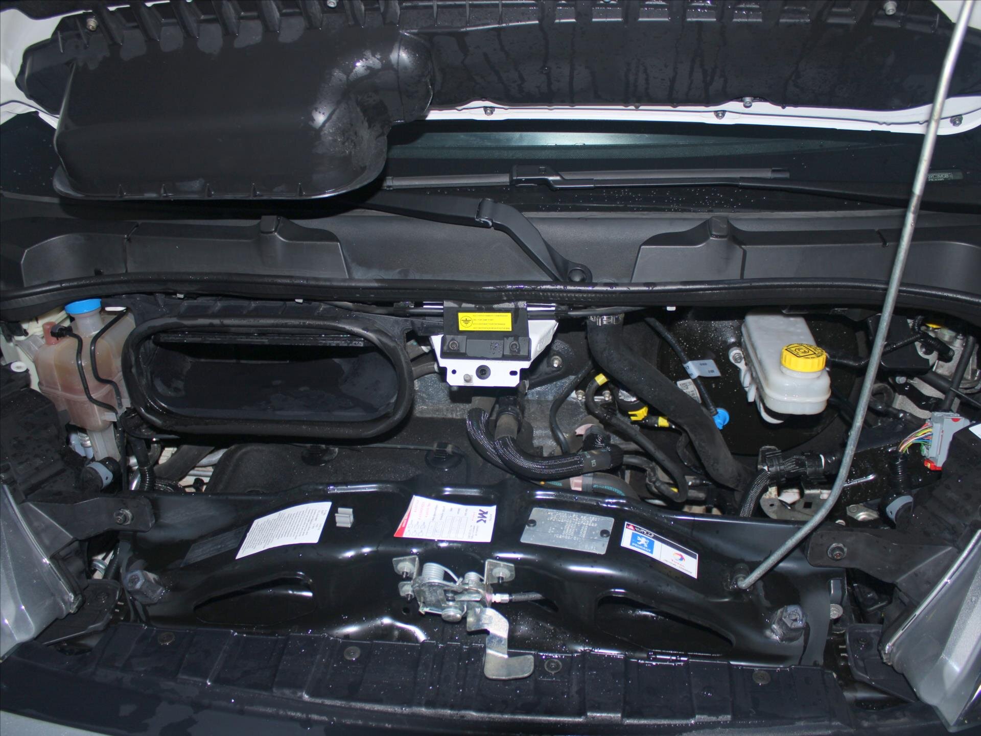 Peugeot Boxer Valník 2,0 l 120 kw