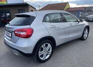 Mercedes-Benz GLA 5