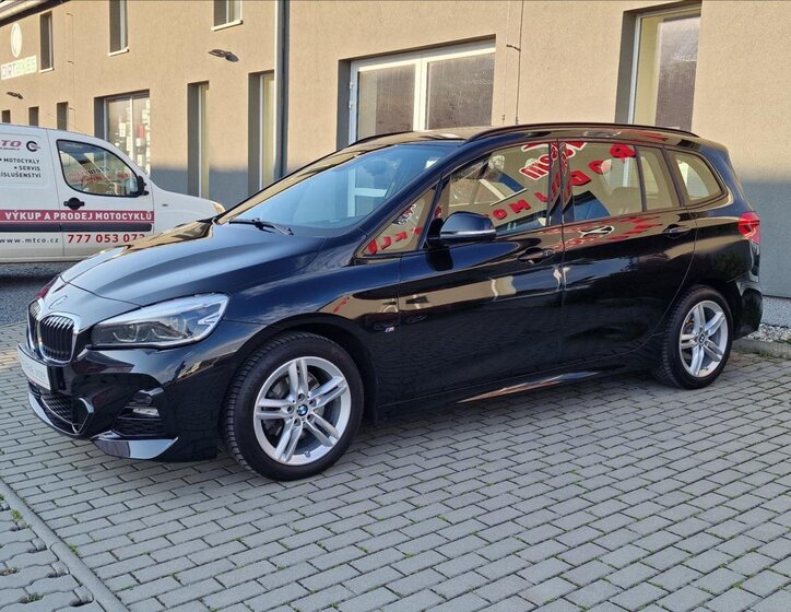 BMW Řada 2 6