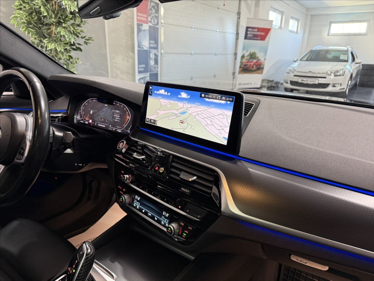 BMW Řada 5 Kombi 3,0 l 210 kw