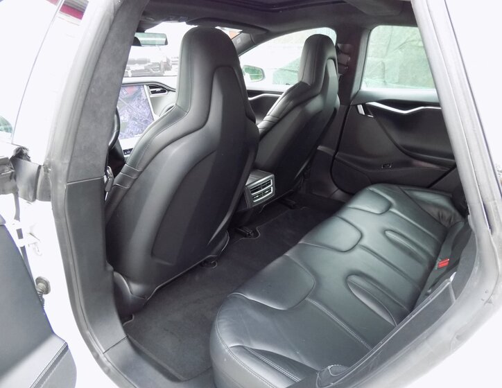 Tesla Model S Sedan / Limuzína 1,0 576 kw