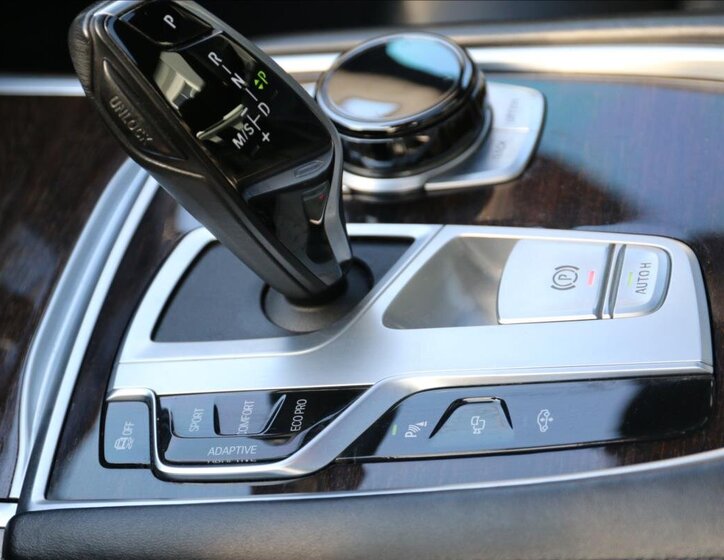 BMW Řada 7 Sedan / Limuzína 3,0 l 294 kw