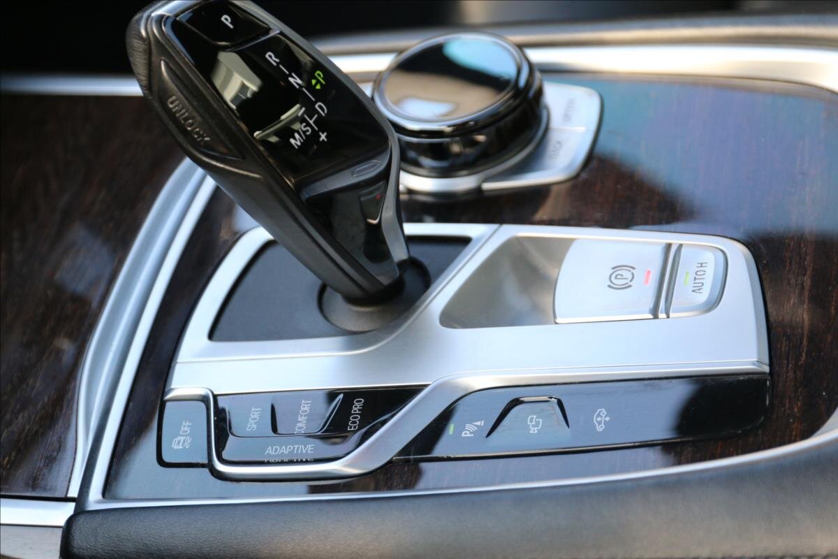 BMW Řada 7 Sedan / Limuzína 3,0 l 294 kw