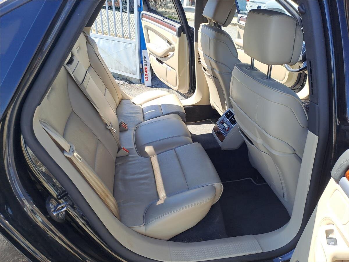 Audi A8 Sedan / Limuzína 4,1 l 240 kw