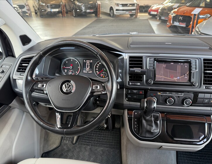 Volkswagen Multivan 13