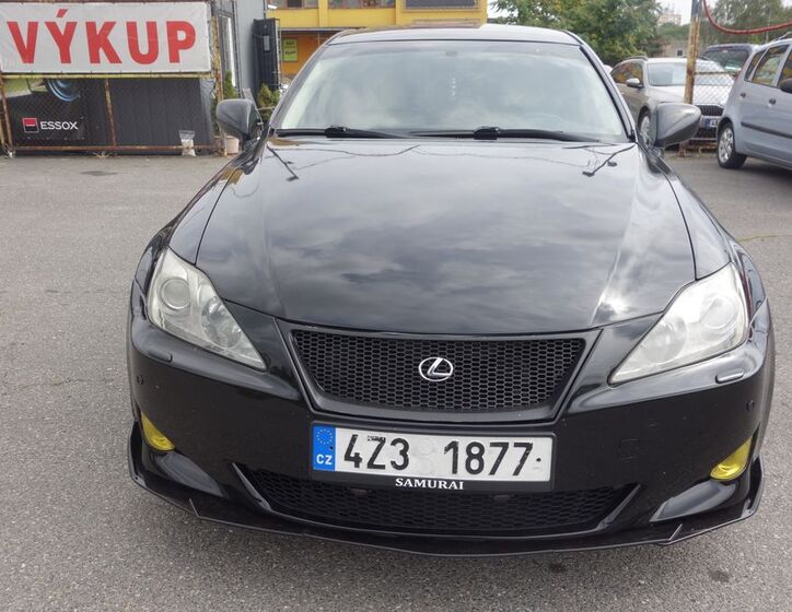 Lexus IS 220 4