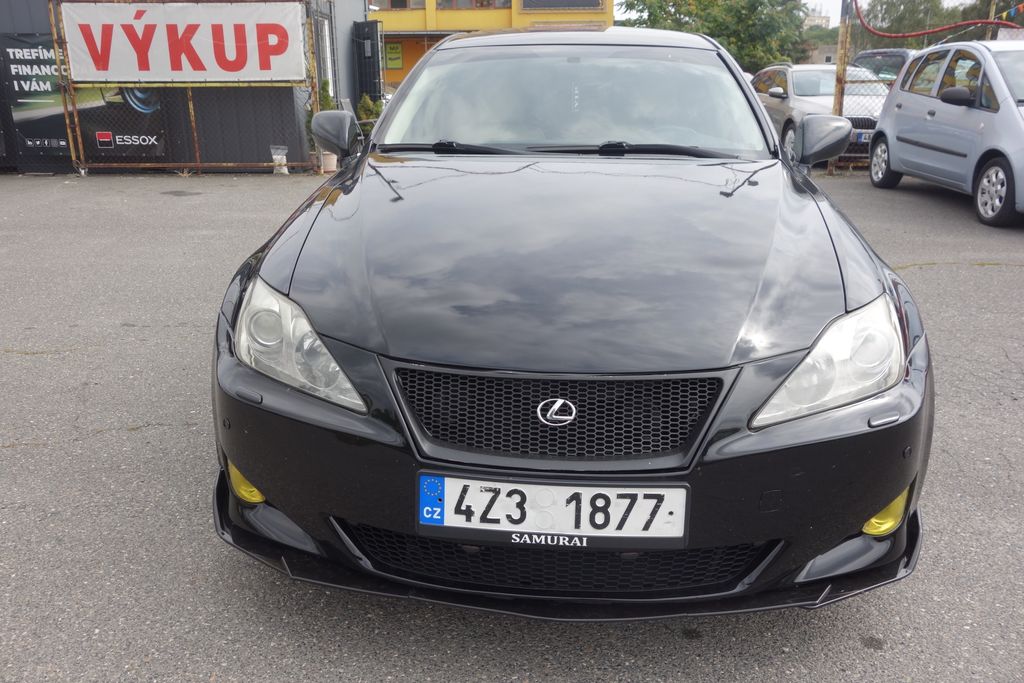 Lexus IS 220