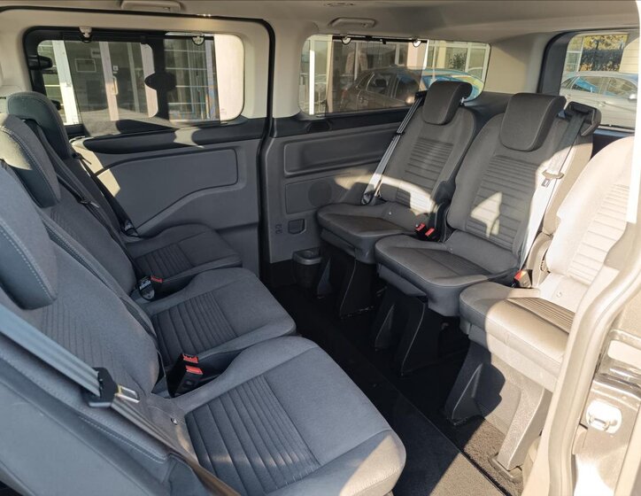 Ford Tourneo Custom MPV 2,0 l 110 kw