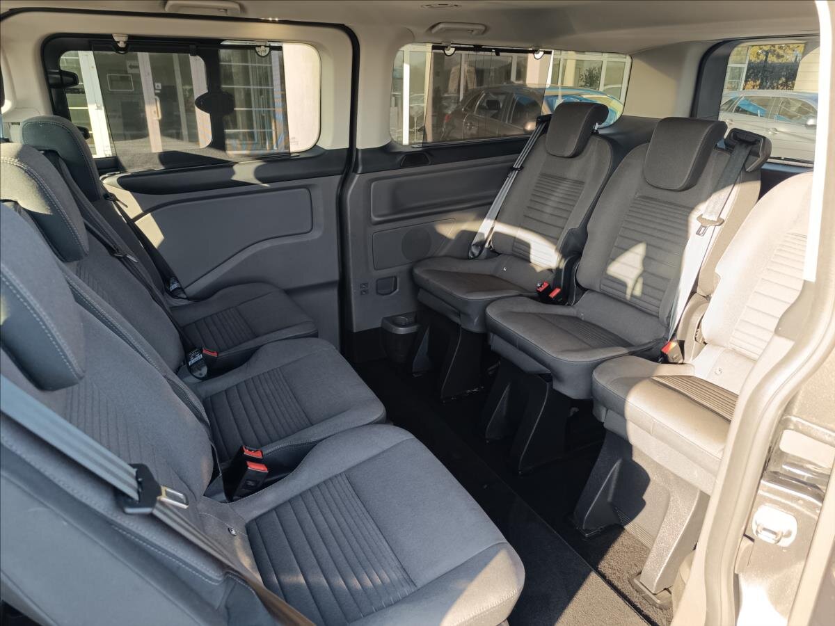 Ford Tourneo Custom MPV 2,0 l 110 kw