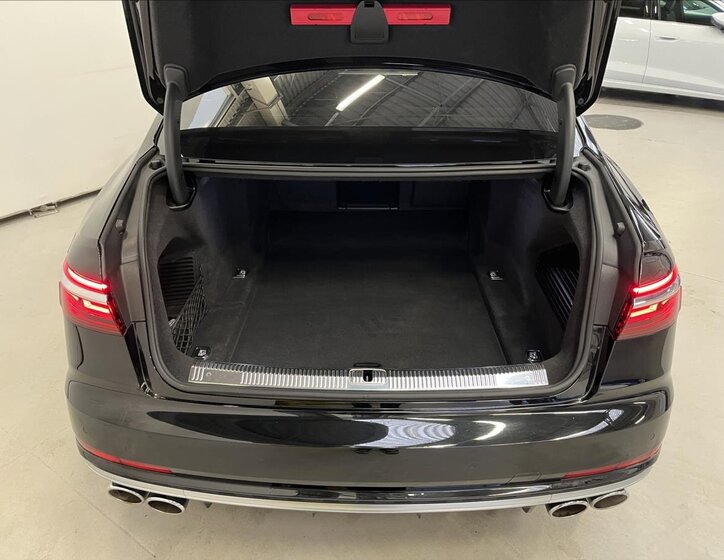 Audi S8 Sedan / Limuzína 4,0 l 420 kw