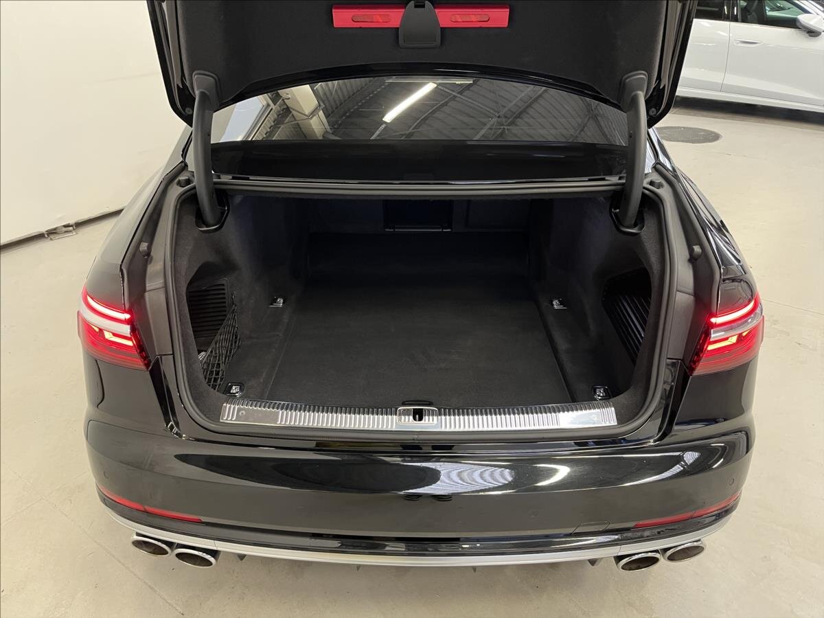 Audi S8 Sedan / Limuzína 4,0 l 420 kw